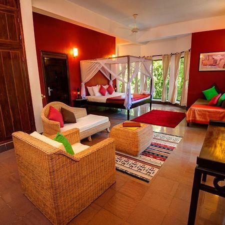 The Willow Boutique Hotel بنوم بنه المظهر الخارجي الصورة