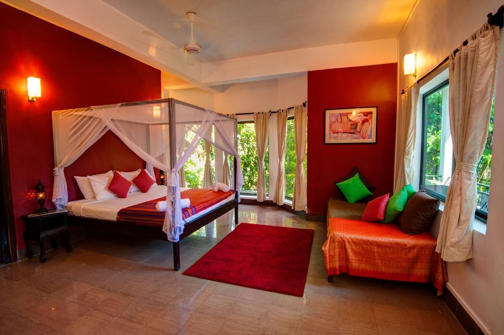 The Willow Boutique Hotel بنوم بنه المظهر الخارجي الصورة