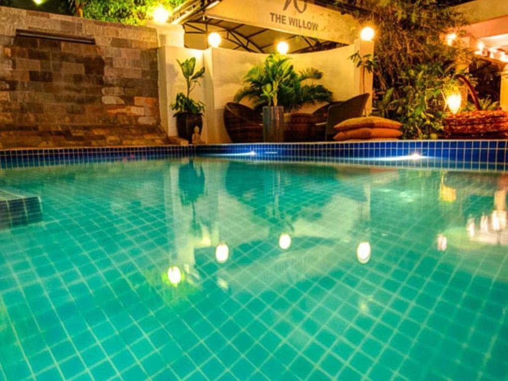 The Willow Boutique Hotel بنوم بنه المظهر الخارجي الصورة